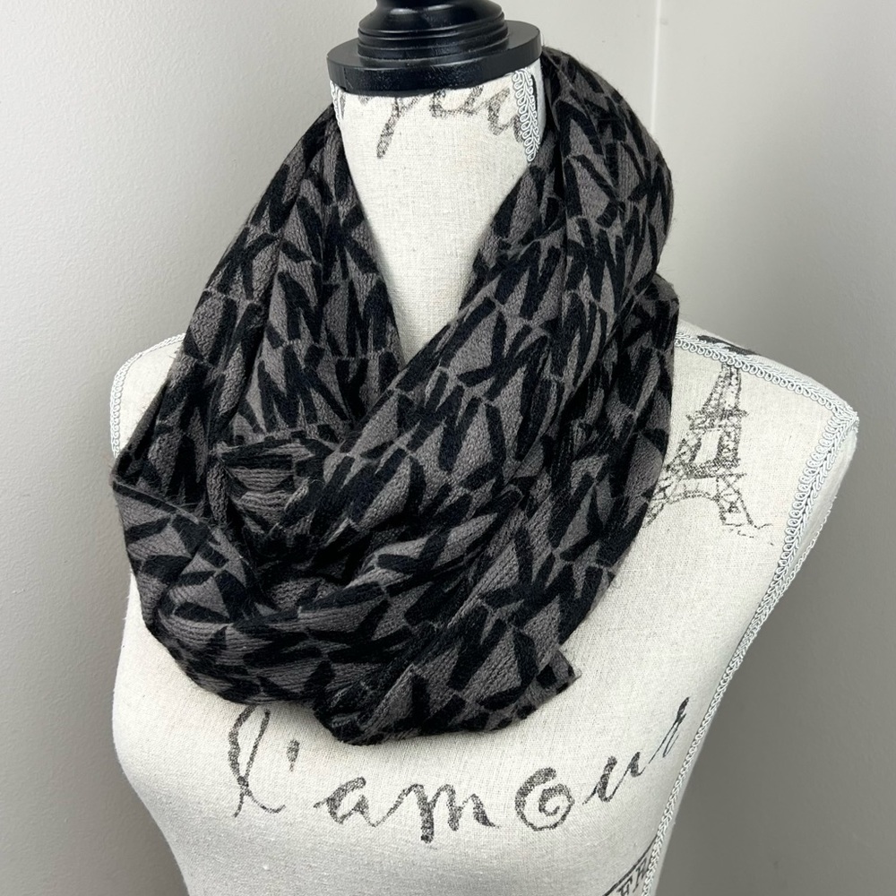 NWT Michael Kors Infinity Scarf - Picture 4 of 4